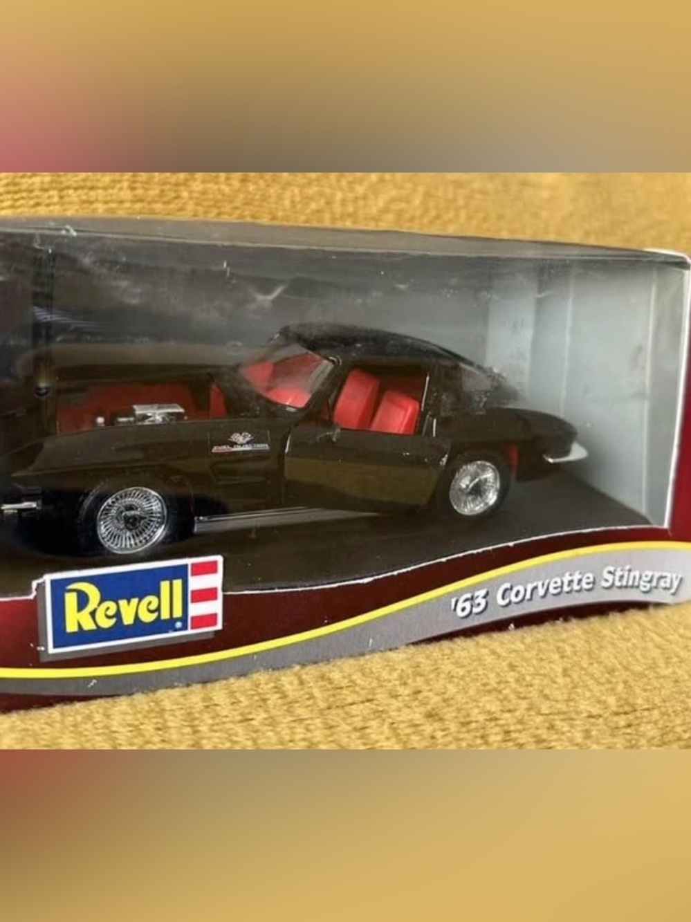 Revell '63 Corvette Stingray Die-Cast Model - Black with Red Interior